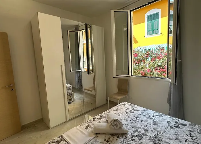 Casa Angela Vista Mare Вентимилья